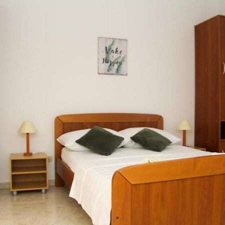 סבטי פיליפ אי ג'קוב Apartments Marina מראה חיצוני תמונה
