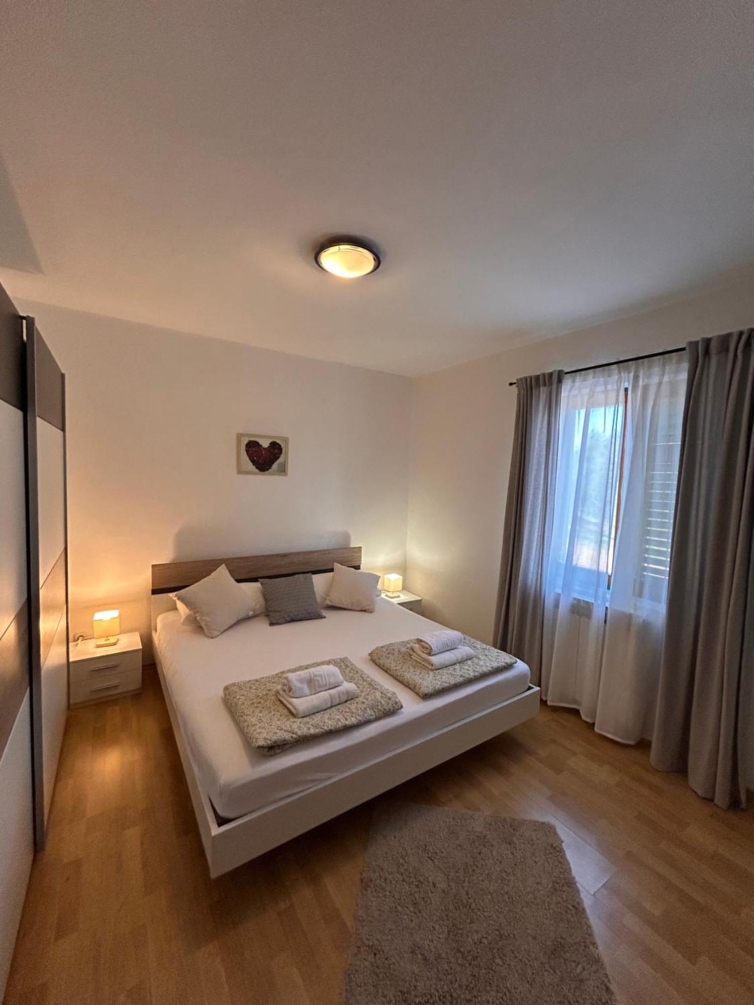 סבטי פיליפ אי ג'קוב Apartments Marina מראה חיצוני תמונה